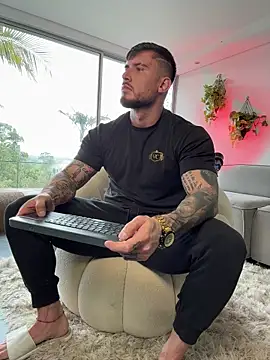 DimitriSullivan  online show from 12.04.25