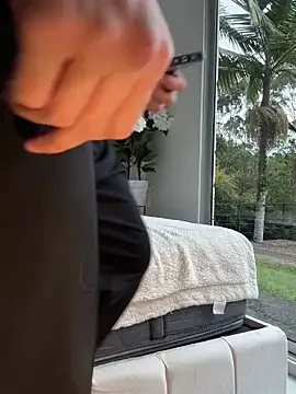 DimitriSullivan  online show from 04.18.26