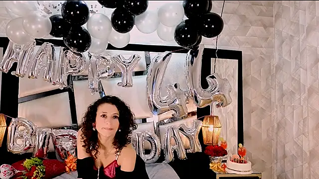 AriannaRussell  online show from 11.17.25