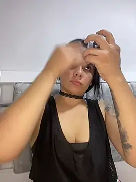 Leyna Kenet online show from 01.22.25