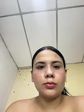 Snapshot of Leyna_Kenet chatting on 06.10.26 Leyna Kenet online show from 06.10.26