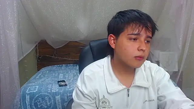 Snapshot of AndrewPherson chatting on 02.20.25 AndrewPherson online show from 02.20.25