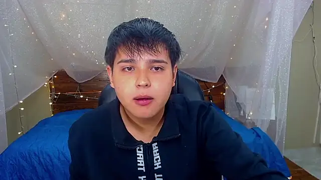 Snapshot of AndrewPherson chatting on 02.21.25 AndrewPherson online show from 02.21.25