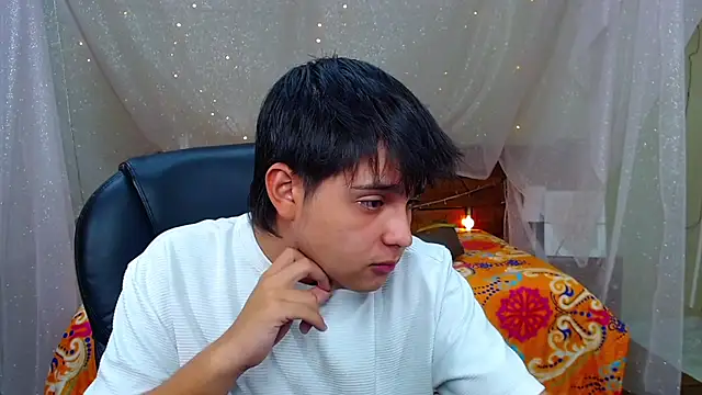 Snapshot of AndrewPherson chatting on 02.25.25 AndrewPherson online show from 02.25.25