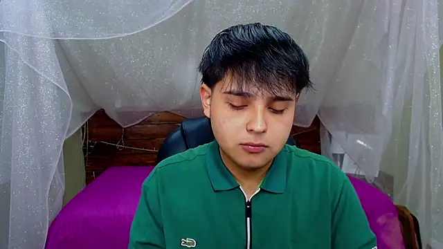 Snapshot of AndrewPherson chatting on 03.12.25 AndrewPherson online show from 03.12.25