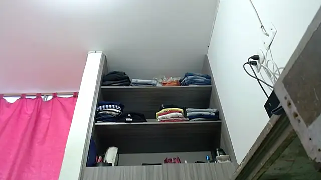 nicolle milf1978 online show from 04.17.26