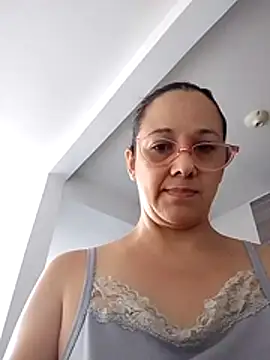 Snapshot of nicolle_milf1978 chatting on 07.05.26 nicolle milf1978 online show from 07.05.26