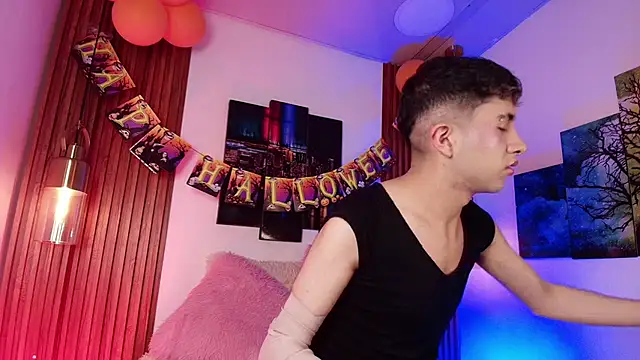 Noah Xitruxx online show from 10.25.25