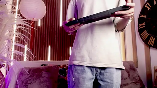 Noah Xitruxx online show from 12.20.25