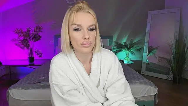 Snapshot of Lana_kitty__ chatting on 07.23.26 Lana kitty online show from 07.23.26