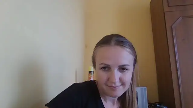 Snapshot of Milaniya261 chatting on 06.24.26 Milaniya261 online show from 06.24.26