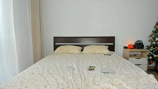 Xloe Queen online show from 01.12.26