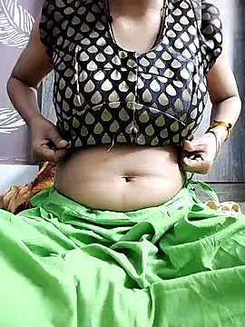 Snapshot of shalini_fire chatting on 02.17.25 shalini fire online show from 02.17.25