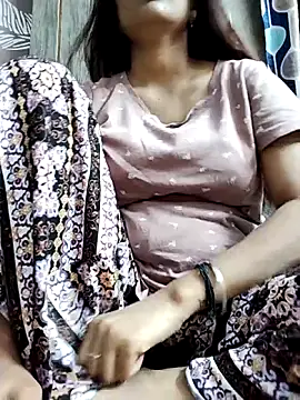 Snapshot of shalini_fire chatting on 10.04.25 shalini fire online show from 10.04.25