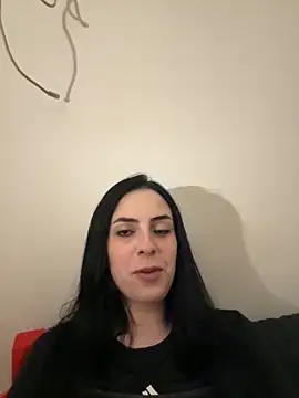 Snapshot of Morguisssz chatting on 11.08.25 Morguisssz online show from 11.08.25