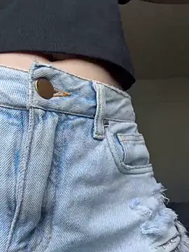 Snapshot of Morguisssz chatting on 11.09.25 Morguisssz online show from 11.09.25