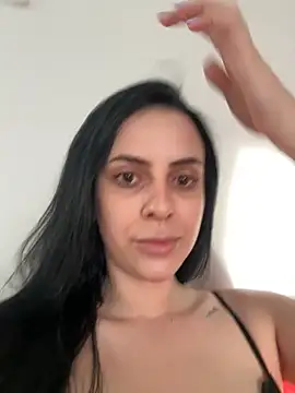 Snapshot of Morguisssz chatting on 12.04.25 Morguisssz online show from 12.04.25