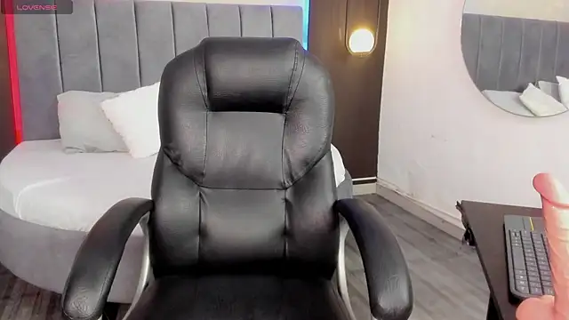 bella gibson online show from 02.20.25