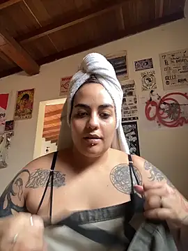 Snapshot of name_less_lulu chatting on 02.08.26 name less lulu online show from 02.08.26