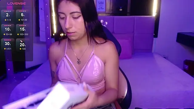 Angela Diaz  online show from 02.08.25