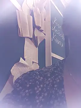 Snapshot of Lorrain_Dorrie chatting on 01.28.25 Lorrain Dorrie online show from 01.28.25