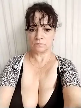 Snapshot of Lorrain_Dorrie chatting on 09.22.25 Lorrain Dorrie online show from 09.22.25