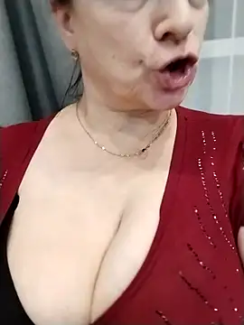 Snapshot of Lorrain_Dorrie chatting on 11.22.25 Lorrain Dorrie online show from 11.22.25