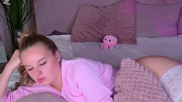 BeatriceEsmont online show from 02.25.25