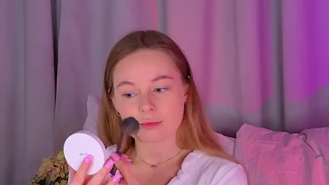 BeatriceEsmont online show from 09.18.25