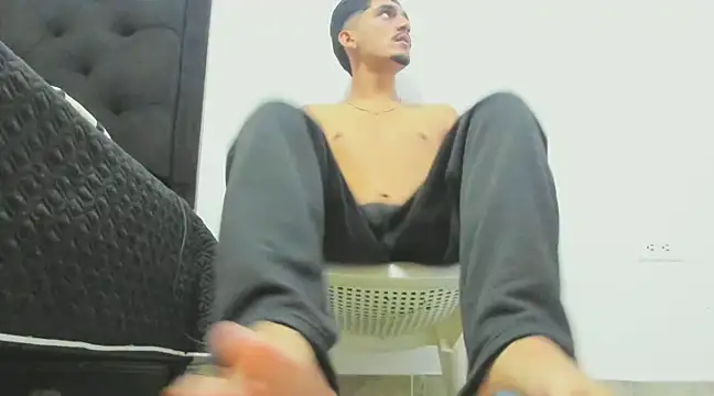 Snapshot of latin_bbc chatting on 01.13.25 latin bbc online show from 01.13.25