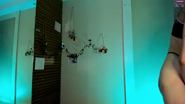 Snapshot of sweed_angel chatting on 01.11.25 sweed angel online show from 01.11.25