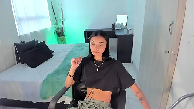 AnabelWolf online show from 01.10.25