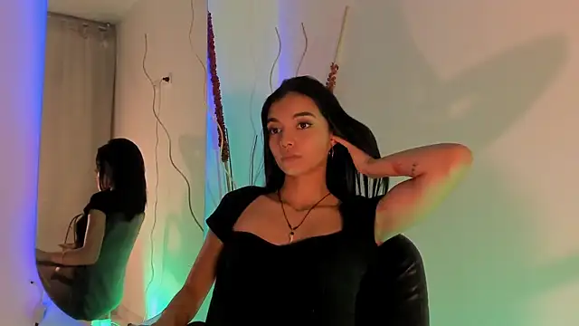 AnabelWolf online show from 01.21.25