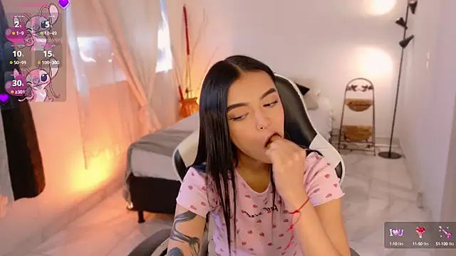 AnabelWolf online show from 11.15.25