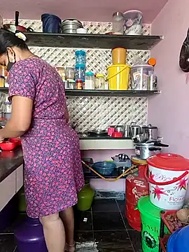 Tamil Shalini Lustyy online show from 10.12.25