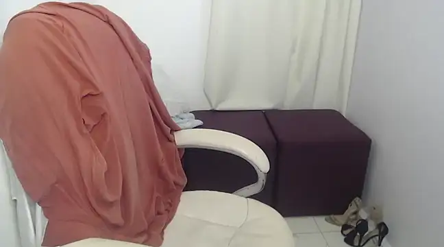 Snapshot of Xileny-Halliwey chatting on 12.06.24 Xileny-Halliwey online show from 12.06.24