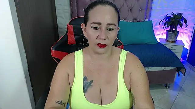 Snapshot of ashleylove_prg chatting on 03.12.25 ashleylove prg online show from 03.12.25