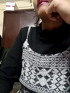 Snapshot of BabySlimmy10 chatting on 02.25.25 BabySlimmy10 online show from 02.25.25