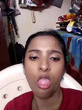 Snapshot of BabySlimmy10 chatting on 09.21.25 BabySlimmy10 online show from 09.21.25