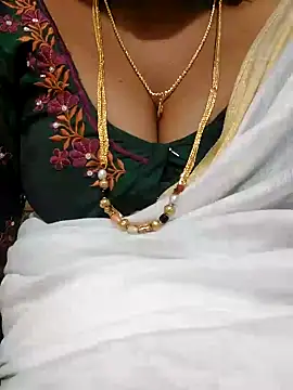 Snapshot of Cute-chinny chatting on 01.19.25 Cute-chinny online show from 01.19.25