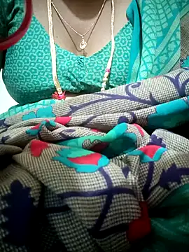 Snapshot of Cute-chinny chatting on 09.22.25 Cute-chinny online show from 09.22.25