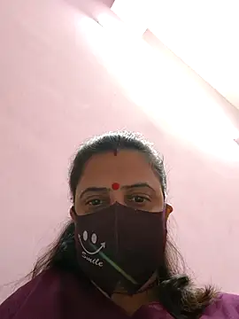 Snapshot of Cute-manisha chatting on 03.08.25 Cute-manisha online show from 03.08.25