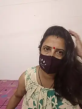 Snapshot of Cute-manisha chatting on 09.11.25 Cute-manisha online show from 09.11.25