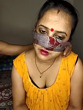 Snapshot of Cute-manisha chatting on 06.25.26 Cute-manisha online show from 06.25.26
