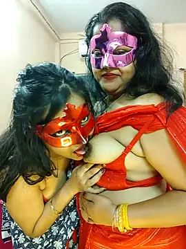 Snapshot of hottbabycam chatting on 05.15.26 hottbabycam online show from 05.15.26