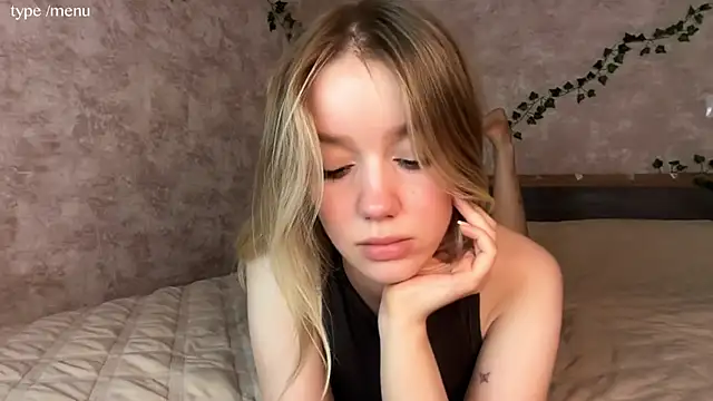 Snapshot of cutiemia0 chatting on 06.25.26 cutiemia0 online show from 06.25.26