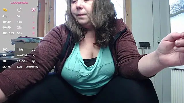 Snapshot of KasiaPrivat chatting on 12.31.24 KasiaPrivat online show from 12.31.24