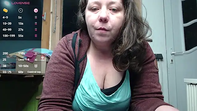 Snapshot of KasiaPrivat chatting on 12.31.24 KasiaPrivat online show from 12.31.24