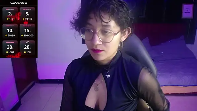 Lili Gomez  online show from 10.12.25