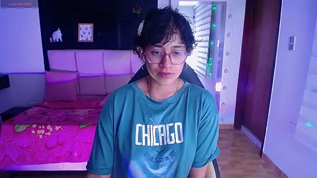 Lili Gomez  online show from 01.10.26